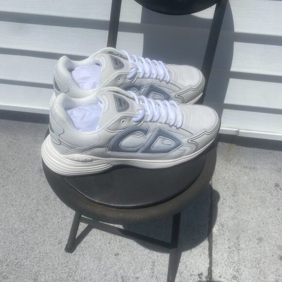 Athletic_Shoes